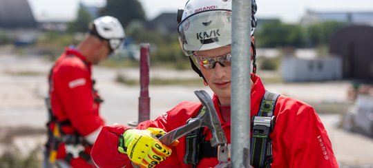 BRAND - Justin Heller bei der Arbeit auf der Baustelle 
